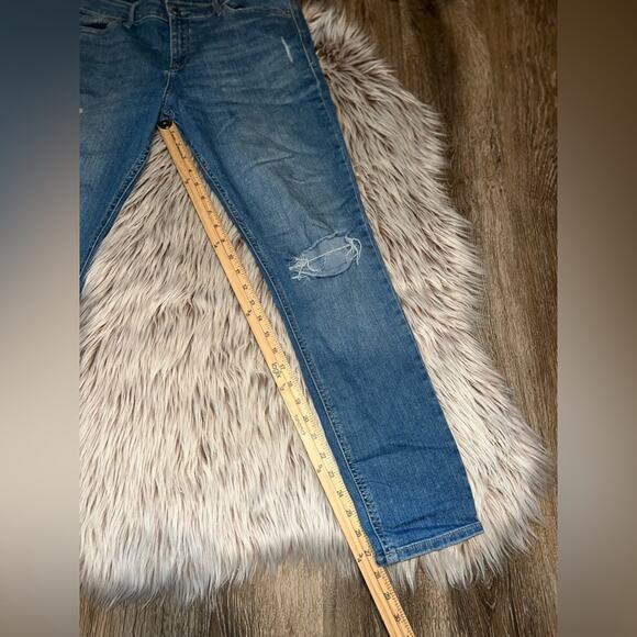 Old navy rock star super skinny distressed blue jeans - Picture 9 of 15